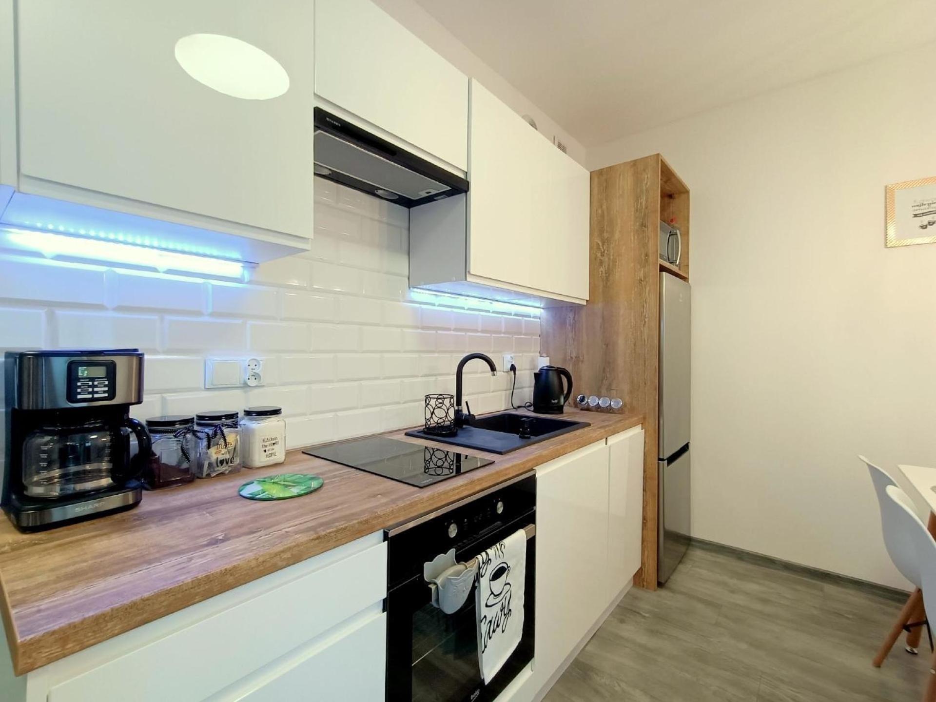 Brandneue In Mit Garten Apartment *